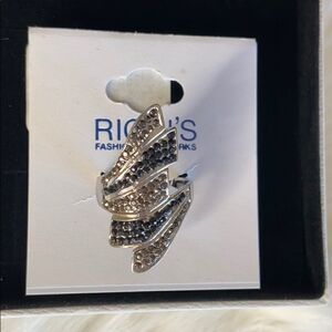 Nwt Ricki’s silver fashion ring - size 8